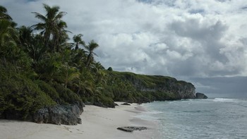 Pulau Henderson di Samudra Pasifik memiliki sebuah gua yang ternyata terdapat tulang belulang manusia di dalamnya yang tidak diketahui asal usulnya. Foto: UNESCO