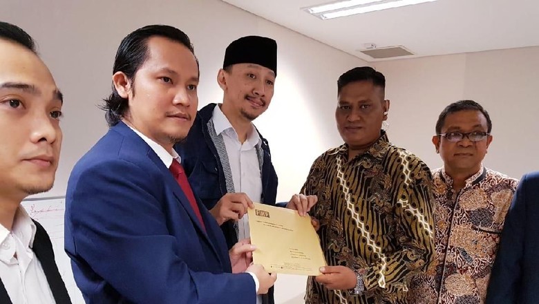 Protes Akunnya Dihapus, Abu Janda Ancam Gugat Facebook Rp 1 T Protes Akunnya Dihapus, Abu Janda Ancam Gugat Facebook Rp 1 T