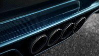 Meski demikian besar kemungkinan mesin yang digunakan tetap sama, mengusung Quad-Turbocaharged W-16, yang mampu menyemburkan 1.479 tenaga kuda. Foto: Pool (MotorTrend)