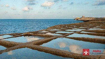 Pulau Gozo di Malta dilaporkan memiliki sejumlah bekas bangunan kuil yang usianya 1000 tahun lebih tua dari Piramida di Giza, Mesir. Ditambah, tidak ada jejak mengenai alat-alat yang dibutuhkan untuk membangunnya. Foto: maltauncovered.com