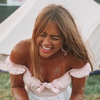 Sulit Pikirkan Caption Kemampuan merangkai caption dengan baik tak selalu dimiliki para selebgram. Sebelum posting, tak jarang mereka harus benar-benar memikirkan. Bahkan ada yang meminta bantuan orang lain untuk menyusun kata-kata. Beberapa selebgram juga ada yang merangkai kalimat terlebih dahulu baru posting foto yang sesuai kemudian. Foto: Instagram