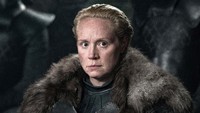Brienne of Tarth (Gwendoline Christie) digambarkan sebagai wanita yang keras, tomboi dan ahli pedang yang berjuang untuk jadi kesatria seperti layaknya para pria. Dok. HBO