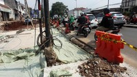Hingga kini pelebaran masih dalam proses pengerjaan.