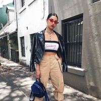 Butuh Waktu Lama Hasilkan Foto SempurnaBanyak orang menganggap selebgram adalah pekerjaan yang mudah karena hanya bermodalkan foto. Padahal menghasilkan foto yang pantas diunggah bukan hal mudah. Selebgram Rowi Sigh mengatakan jika kadang butuh 50 hingga 100 kali jepretan untuk mendapat satu yang bagus. Foto: Instagram