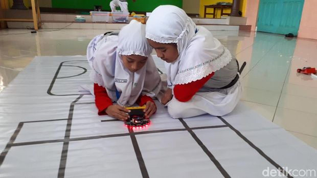Robot Maze Solving