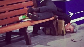 Mereka ini bisa bekerja sampai 60 jam seminggu. Sebagai balasan, perusahaan akan mempertahankan mereka terus sebagai pegawai sampai pensiun. Foto: Instagram