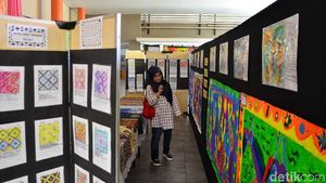 Keren! Beragam Motif Batik Karya Siswa SD Dipamerkan
