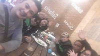 Kali ini pria berusia 36 tahun itu makan bersama pengemudi ojek online. Mereka terlihat makan di salah satu restoran yang terkenal akan chinese foodnya. Foto: Instagram mandala_abadi_shoji