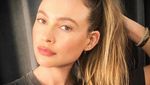 Behati Prinsloo Ternyata Hobi Berkebun dan Pamer Pose Minum