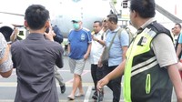 Alay ditangkap di Bali pada Rabu (6/2). Setelah itu ia diterbangkan ke Kejaksaan Agung dan dikirim ke Lampung untuk dieksekusi, Jumat (8/1) siang.
