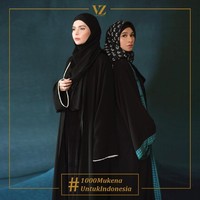 Pengumpulan mukena itu merupakan bagian dari kampanye 1000 to 1 Million yang digagas oleh desainer Vivi Zubedi. Rencananya, mukena yang terkumpul akan dibagikan ke berbagai daerah di Indonesia. Foto: Diera Bachir