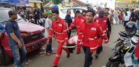 Warga Cianjur Antusias Tunggu Jokowi di Tugu Tauhid