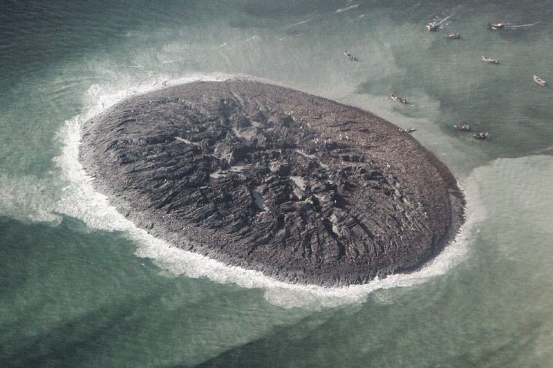pulau misterius