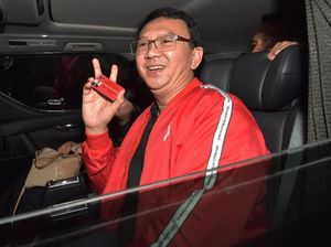 Ada Cincin Melingkar di Jari Manis Ahok, Sudah Nikah dengan Puput?