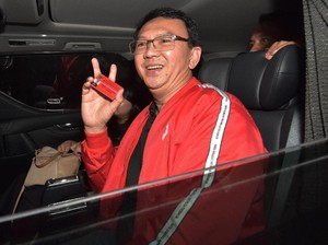 Ada Cincin Melingkar di Jari Manis Ahok, Sudah Nikah dengan Puput?