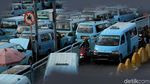 Terlalu! Pemotor Terobos Rambu di Terminal Kampung Melayu