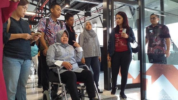 Risma Pamer Teknologi Surabaya ke Sejumlah Pemimpin Media