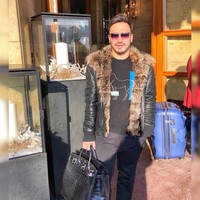 Bagi para pria yang menggemari Hermes, tas Birkin ukuran super besar seperti yang dipakai Dr. Thiago ini menjadi favorit. (Foto: Dok. Instagram Dr. Thiago Freire)