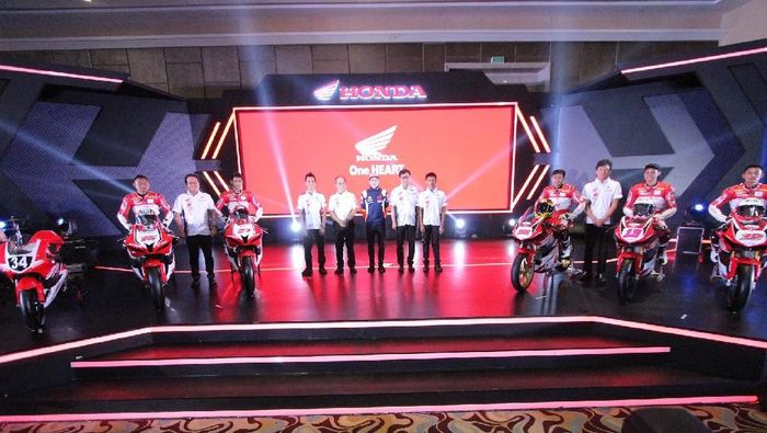 Astra Honda Racing Team perkenalkan line-up musim 2019. (Foto: dok. Astra Honda Racing Team) Astra Honda Racing Team perkenalkan line-up musim 2019. (Foto: dok. Astra Honda Racing Team)