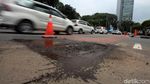 Jalan Berlubang di Thamrin Ditambal
