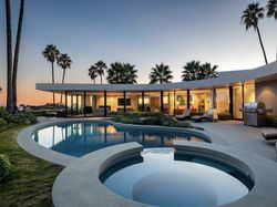 Kontras! Rumah Mewah yang Dijual Elon Musk dan Kontrakannya Kini