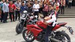 Gaya Marquez dan Ridwan Kamil di Atas Motor Sport dan Moge