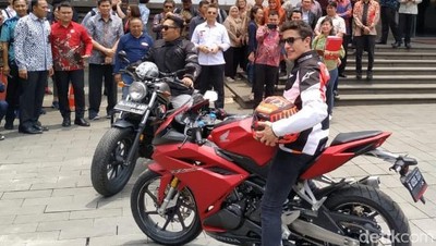 Gaya Marquez dan Ridwan Kamil di Atas Motor Sport dan Moge