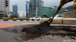Jalan Berlubang di Thamrin Ditambal