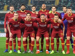 AS Roma dalam tekanan hebat karena tak menang di tiga laga terakhirnya di seluruh kompetisi. Apalagi mereka juga tersingkir dari Coppa Italia usai kalah memalukan 1-7 dari Fiorentina. (Alessandro Sabattini/Getty Images)