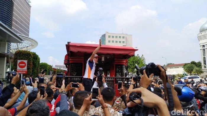 Marc Marquez konvoi di Bandung. (Foto: Lucas Aditya/detikSport)