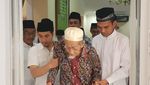 Potret Ustaz Abdul Somad Sowan ke Mbah Moen