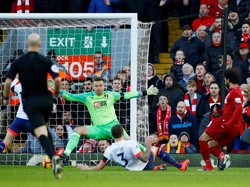 Pada awal babak kedua, Liverpool memperbesar keunggulan jadi 3-0 lewat gol Mohamed Salah. (Jason Cairnduff/Reuters)
