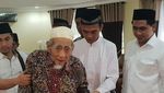Potret Ustaz Abdul Somad Sowan ke Mbah Moen