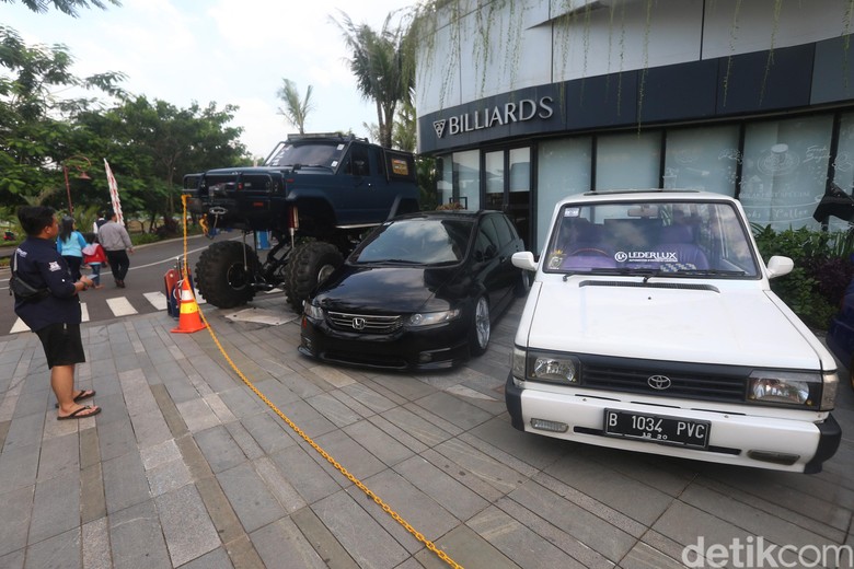 Modifikasi mobil di Tangerang. Foto: Ari Saputra Modifikasi mobil di Tangerang. Foto: Ari Saputra