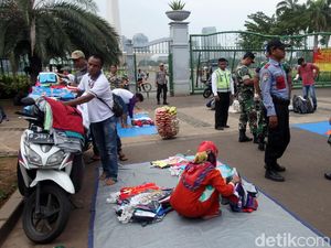 PKL di Depan Gerbang Monas Ditertibkan