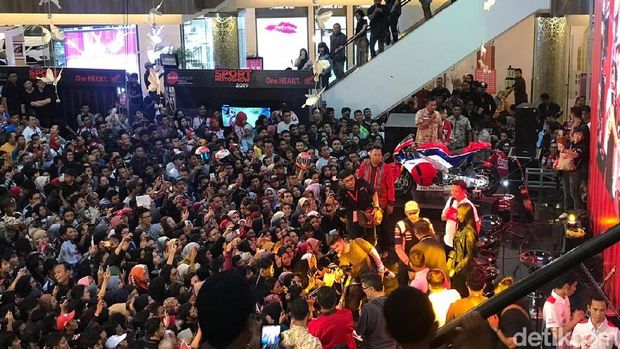 Marc Marquez dihadapan pencintanya