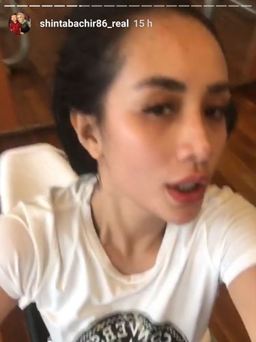 Batal Nikah dengan Anggota DPRD, Shinta Bachir Kini Lepas Hijab