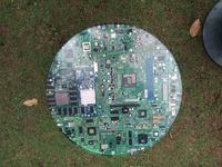 Kreasi Berbahan Limbah Elektronik