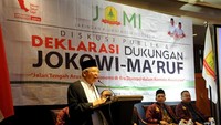 Calon Wakil Presiden nomor 01 Maaruf Amin memberikan sambutan saat deklarasi dukungan Jaringan Alumni Mesir Indonesia (JAMI) kepada pasangan Capres dan Cawpares no 01 di Jakarta. Jaringan Alumni Mesir Indonesia (JAMI) Selain deklarasi, juga menggelar acara diskusi publik berjudul Jalan Tengah Arus Ekonomi Baru Indonesia di Era Disrupsi dalam Konteks Keumatan. Foto: dok. JAMI