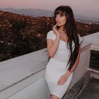 Break up With Your Girlfriend, Im Bored bukan video klip pertama Arial. Ia pernah membintagi klip band Palm Trees yang berjudul Missing You. (Foto: Instagram/@moncherielle)