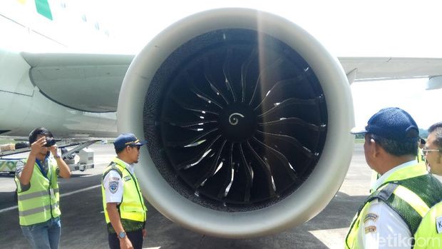 Otoritas Bandara Hasanuddin Temukan Ban Pesawat Tak Terganjal saat Parkir