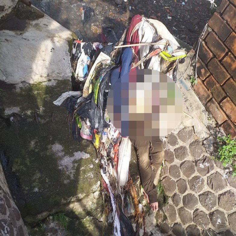 Terseret Arus di Dago Bandung, Jasad Driver Ojol Ditemukan Terseret Arus di Dago Bandung, Jasad Driver Ojol Ditemukan