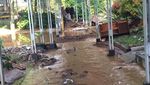 Dampak Tanggul Jebol di Pasirjati: Rumah Rata, Jalanan Berlumpur