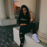 Tidak diketahui bagaimana Ariel bisa terpilih sebagai model video klip Ariana Grande. Ariel sendiri berada di bawah naungan agensi model Eris Talent Agency. (Foto: Instagram/@moncherielle)