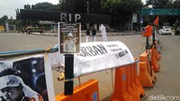 Para pekerja eks PT Freeport ini dirumahkan melalui kebijakan furlough (merumahkan pekerja) yang dilakukan PT Freeport.