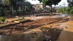 Dampak Tanggul Jebol di Pasirjati: Rumah Rata, Jalanan Berlumpur