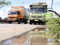 Cerita Sopir Truk soal Untung Rugi Lewat Tol Trans Jawa