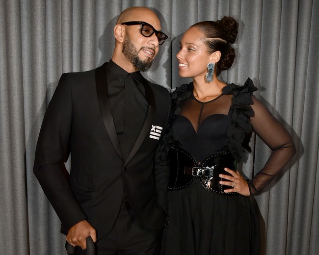 Alicia Keys dan suaminya, Swizz Beats, baru membeli rumah mewah di California seharga 17 juta Pound sterling atau sekitar Rp 296 miliar. Rumah bernama La Jolla itu berdiri di atas perbukitan Razor Point. Foto: Getty Images
