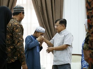 Bocah Tunanetra Hafiz Alquran 30 Juz Bertamu ke Kediaman Wapres JK