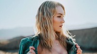 Inilah gaya Lisa Vannatta di Palm Springs, California, AS. Nama instagramnya adalah @lisapeachy (lisapeachy/Instagram)
